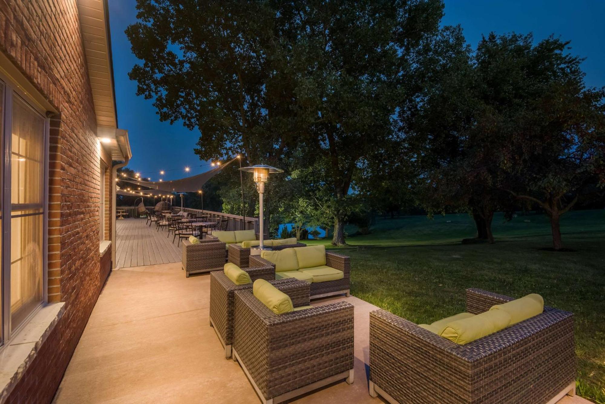 Wyndham Garden Galena Hotel & Day Spa מראה חיצוני תמונה