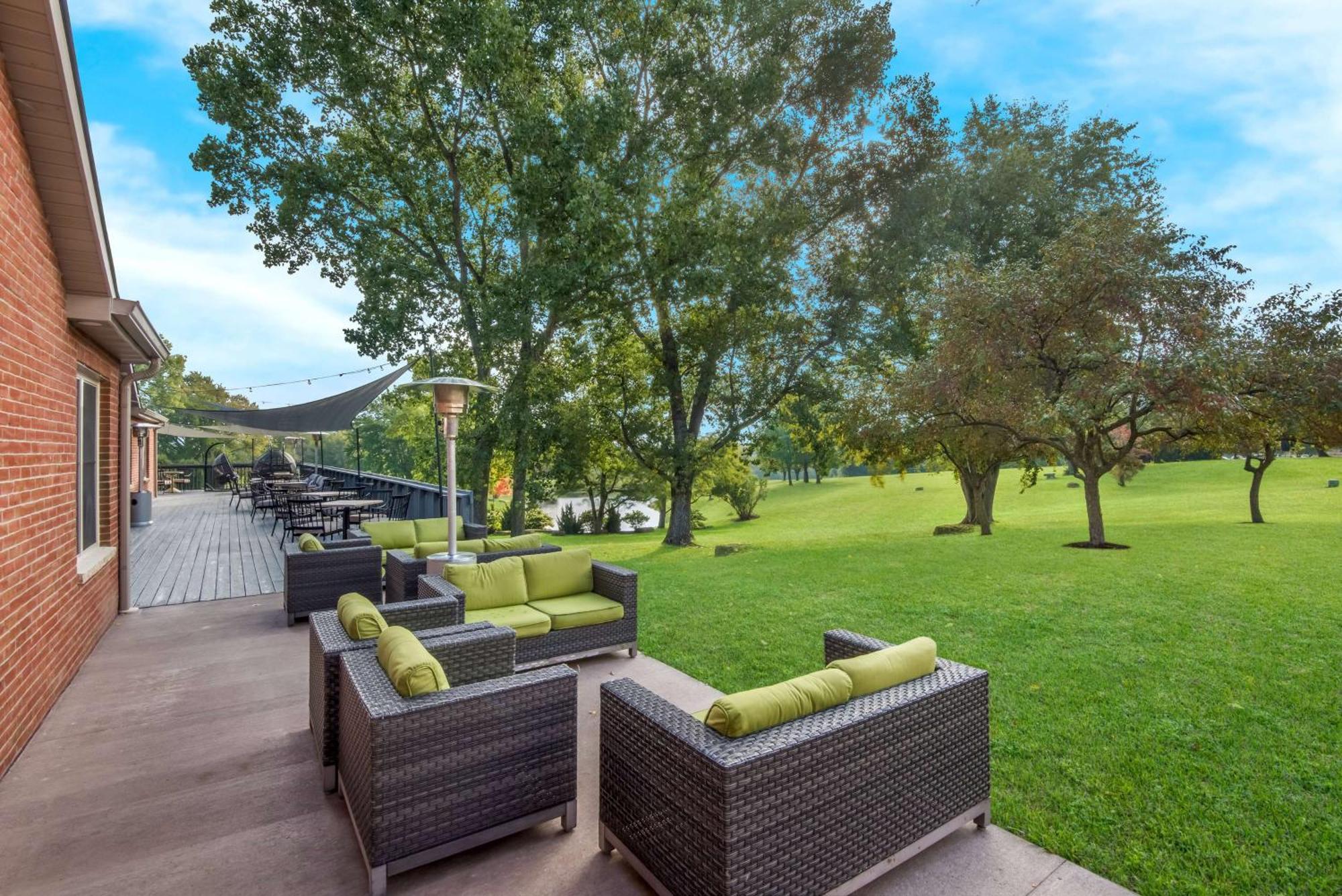 Wyndham Garden Galena Hotel & Day Spa מראה חיצוני תמונה