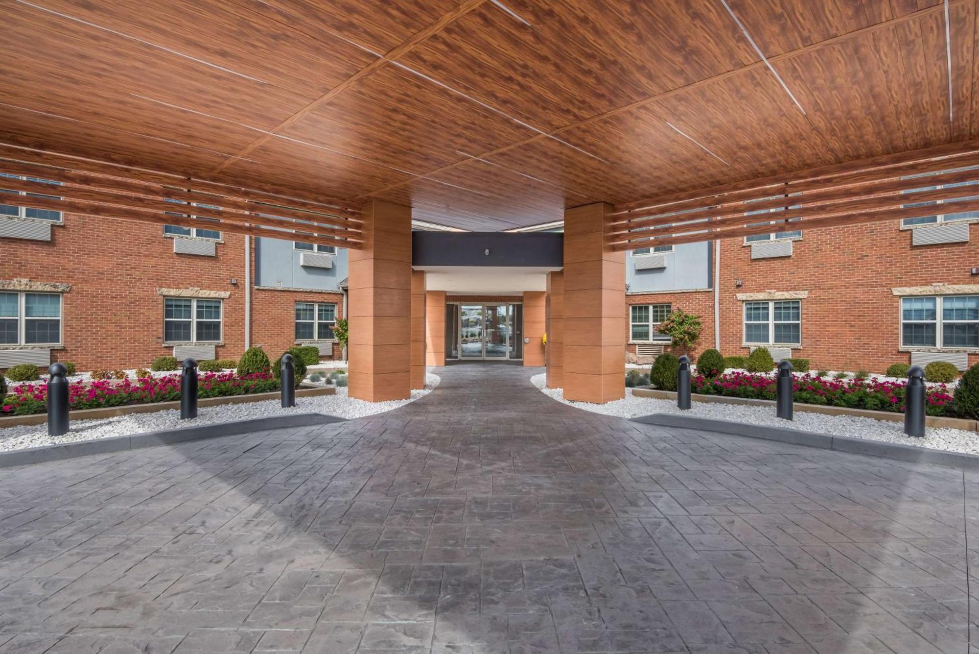 Wyndham Garden Galena Hotel & Day Spa מראה חיצוני תמונה